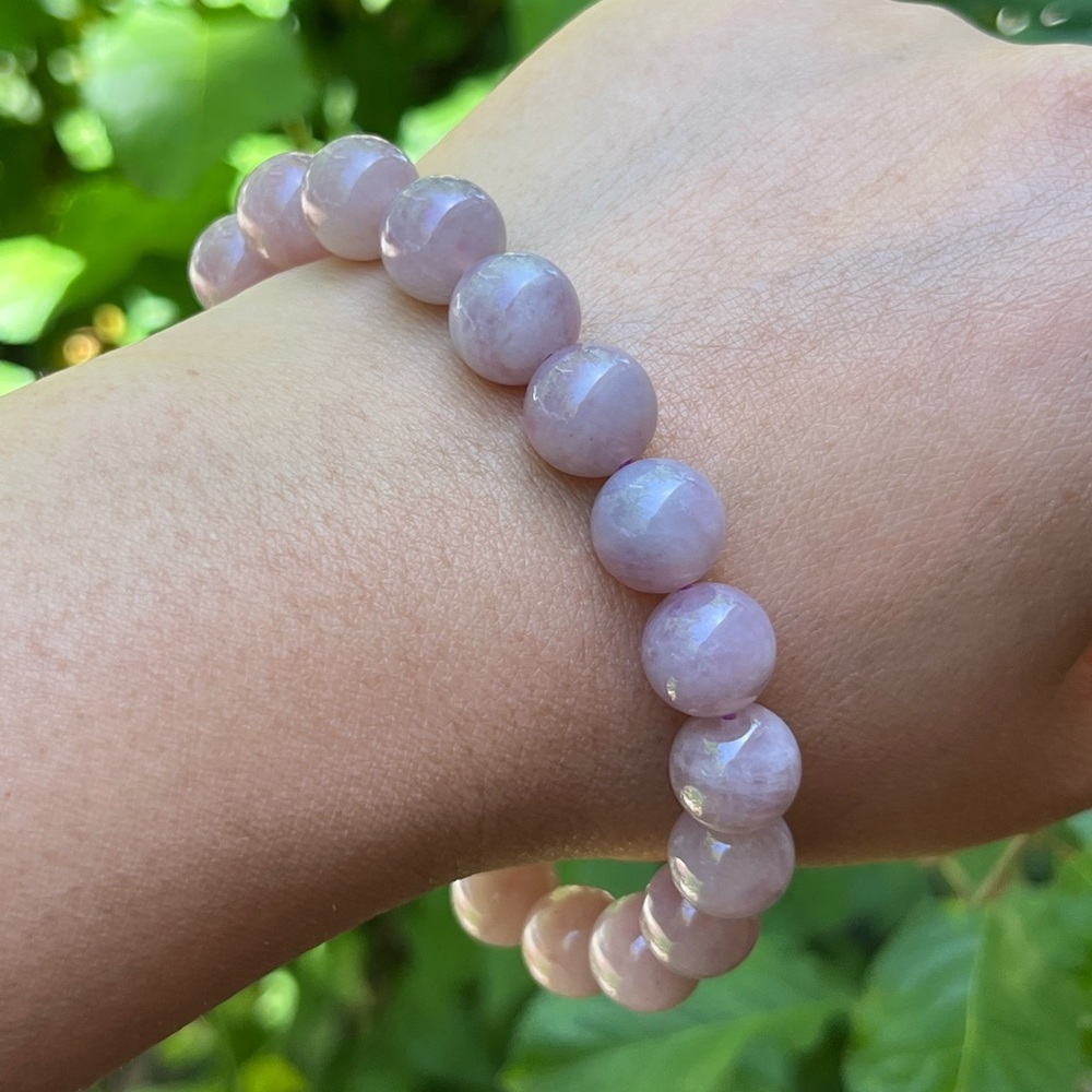10.5mm stretchable purple rose quartz bracelet - Picture 6 of 8